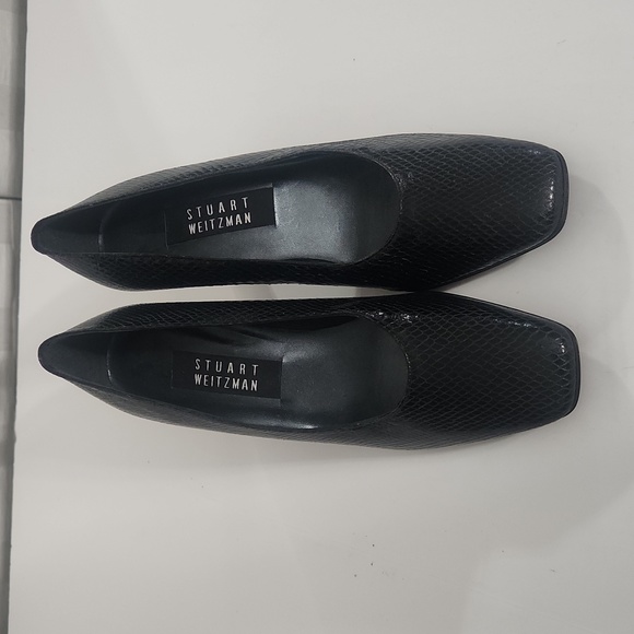 Stuart Weitzman - Black Leather Snake Print Pumps - Size 7.5 B - Picture 13 of 15